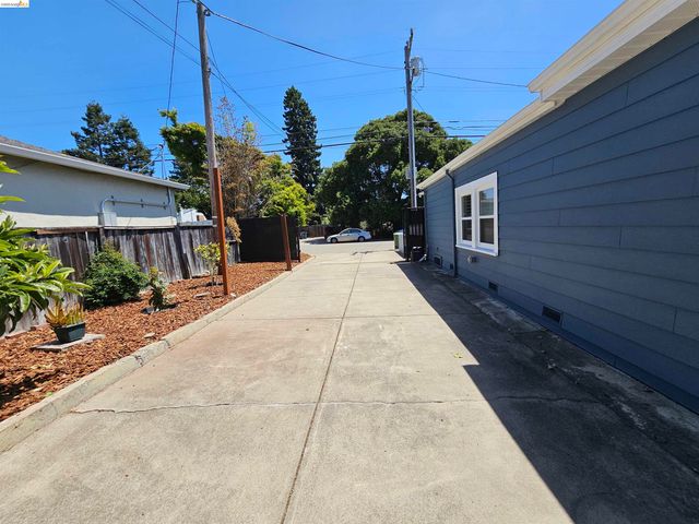 19375 Parsons Ave, Castro Valley, CA 94546