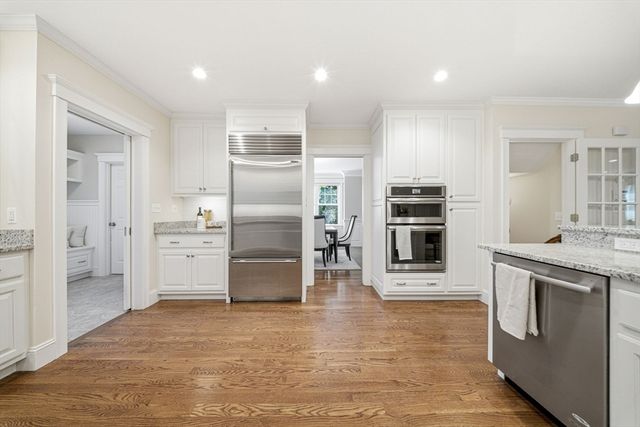35 Marshall Rd, Wellesley, MA 02482