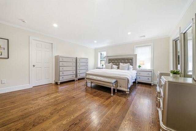 35 Marshall Rd, Wellesley, MA 02482