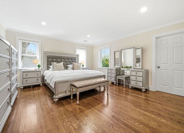 35 Marshall Rd, Wellesley, MA 02482