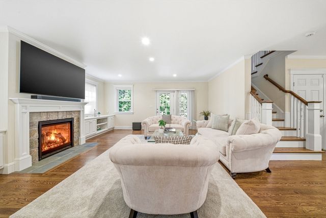 35 Marshall Rd, Wellesley, MA 02482