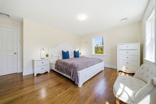 35 Marshall Rd, Wellesley, MA 02482