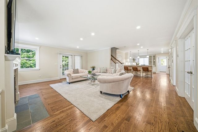 35 Marshall Rd, Wellesley, MA 02482