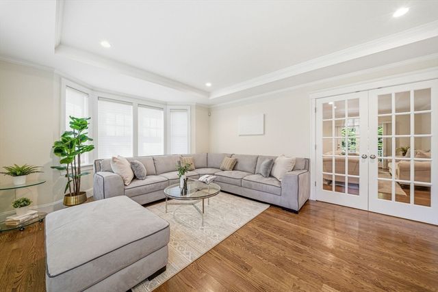 35 Marshall Rd, Wellesley, MA 02482