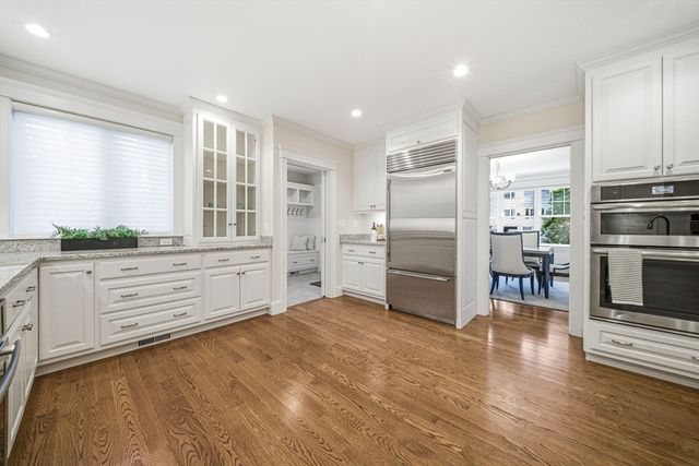 35 Marshall Rd, Wellesley, MA 02482