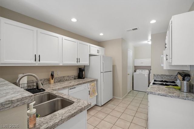 8216 Diamond Star Court, Las Vegas, NV 89145