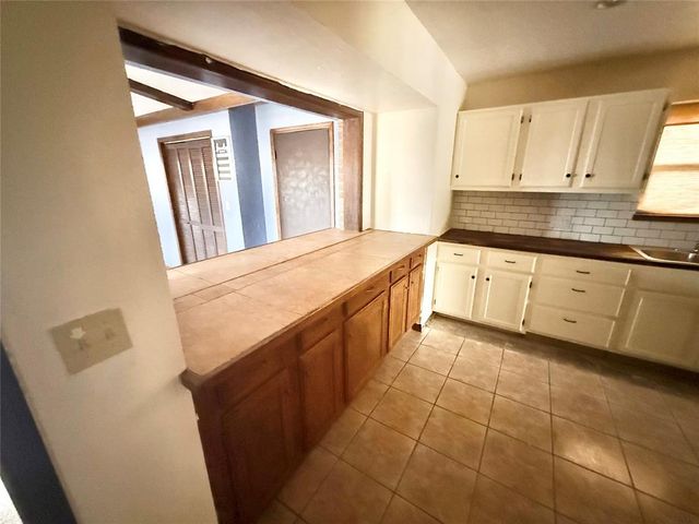 601 Sky Circle, Altus, OK 73521