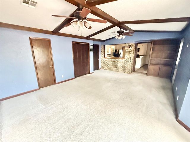 601 Sky Circle, Altus, OK 73521
