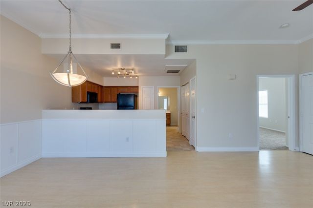 9303 West GILCREASE Avenue 2189, Las Vegas, NV 89149
