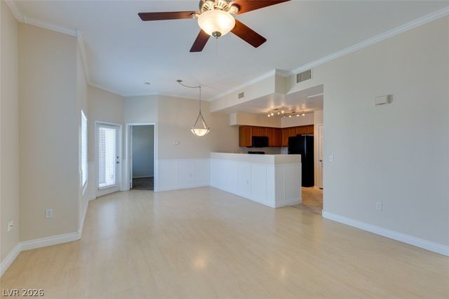 9303 West GILCREASE Avenue 2189, Las Vegas, NV 89149