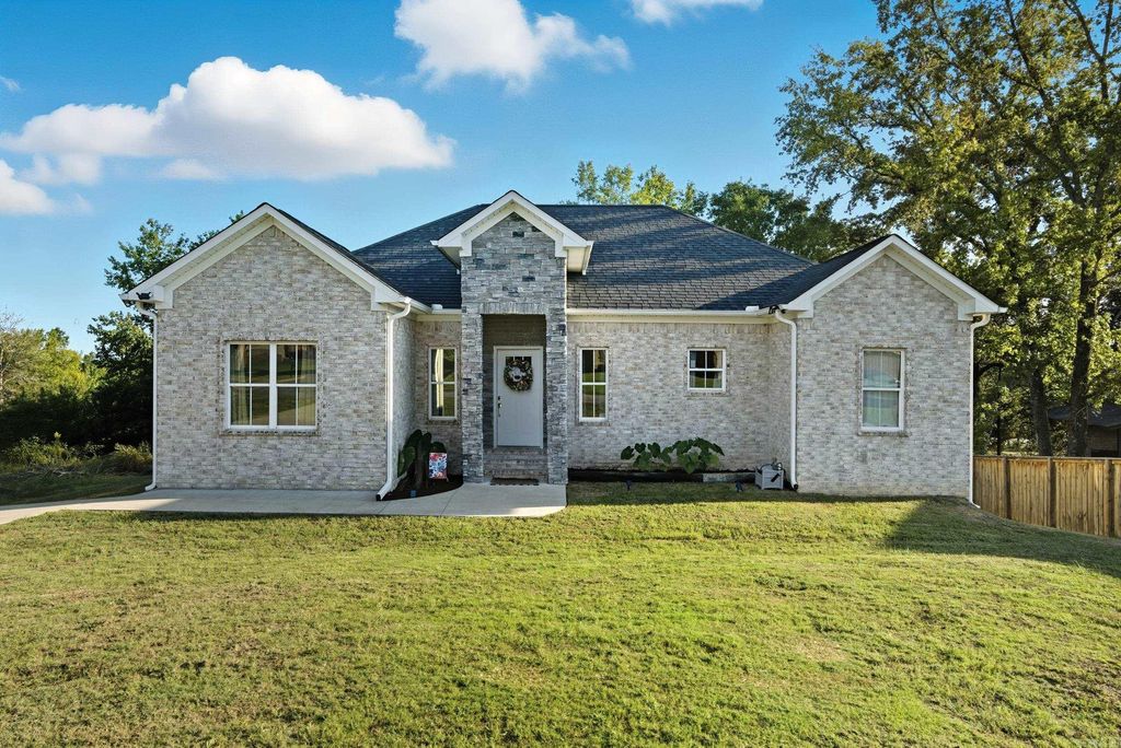 25 Indian Springs Drive, Greenbrier, AR 72058