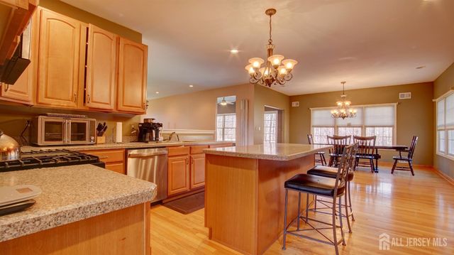 10 Arlene Drive, Monroe, NJ 08831