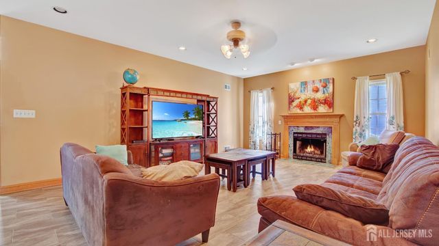 10 Arlene Drive, Monroe, NJ 08831