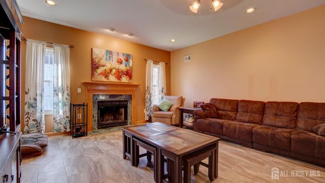 10 Arlene Drive, Monroe, NJ 08831