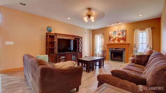 10 Arlene Drive, Monroe, NJ 08831