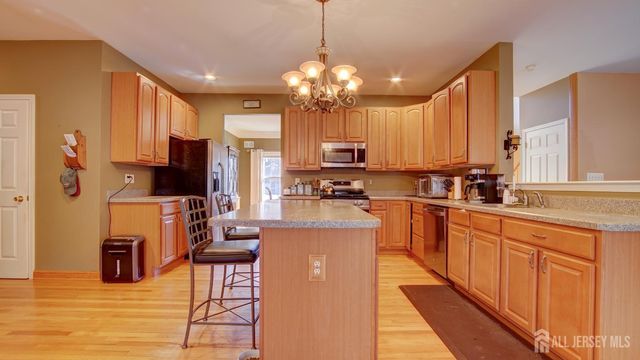 10 Arlene Drive, Monroe, NJ 08831