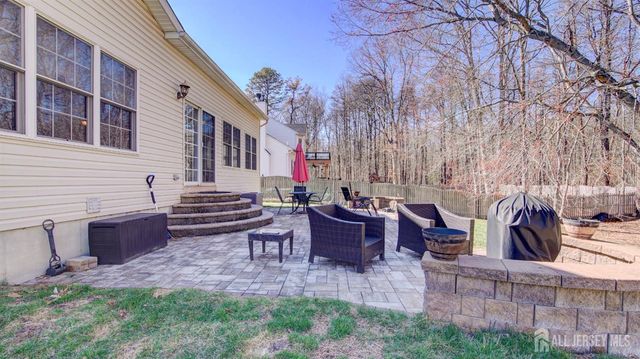 10 Arlene Drive, Monroe, NJ 08831