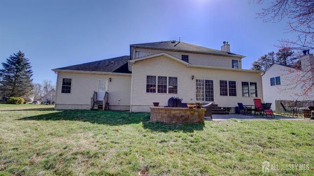 10 Arlene Drive, Monroe, NJ 08831