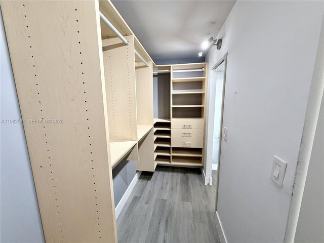 1450 Brickell Bay Dr 1405, Miami, FL 33131