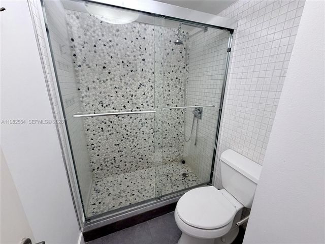 1450 Brickell Bay Dr 1405, Miami, FL 33131