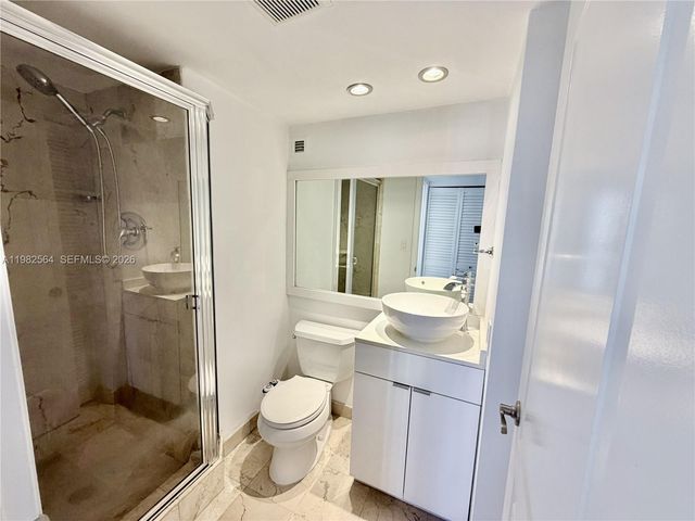 1450 Brickell Bay Dr 1405, Miami, FL 33131