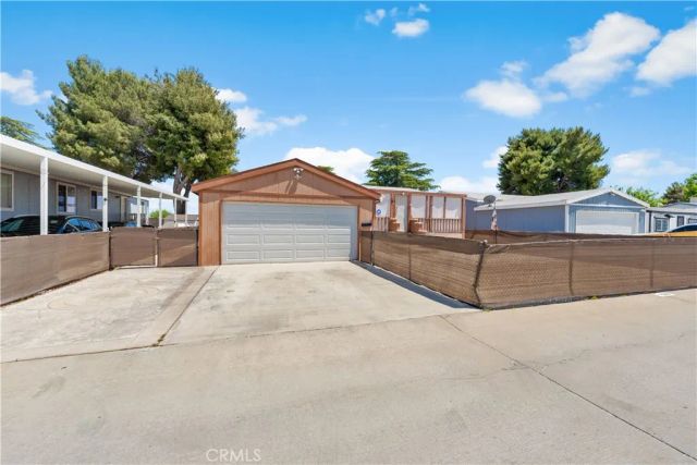 45465 25th East, Lancaster, CA 93535