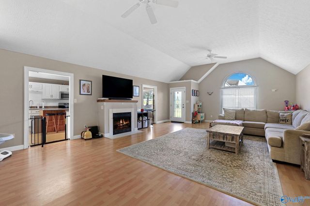 684 County Road 88, Trinity, AL 35673