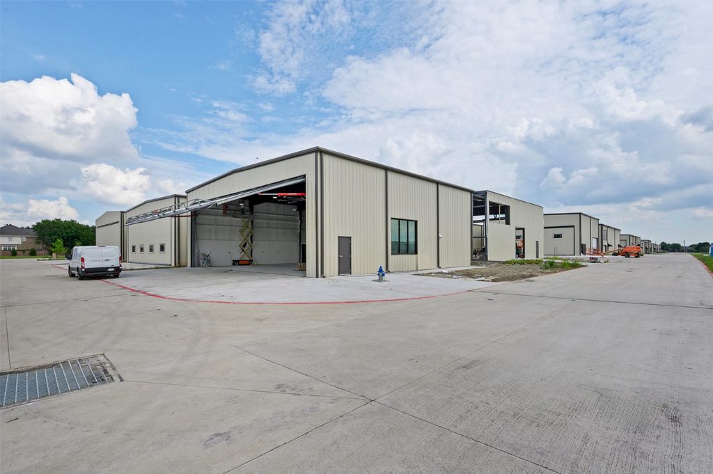 9400 Airbus Lane, Mckinney, TX 75071