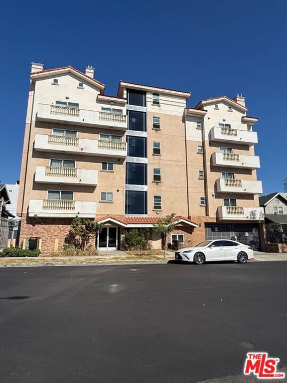1026 S Oxford Avenue 302, Los Angeles, CA 90006