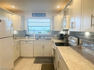 4372 27th CT SW 403, Naples, FL 34116