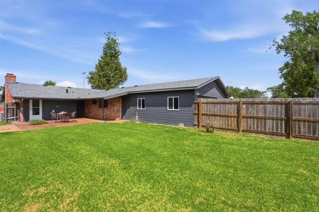 4020 Pleasant Drive, Lake Charles, LA 70605
