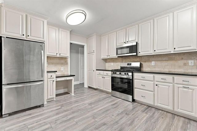 4020 Pleasant Drive, Lake Charles, LA 70605