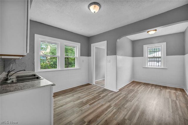 11312 Dove Avenue, Cleveland, OH 44105