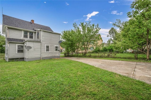 11312 Dove Avenue, Cleveland, OH 44105
