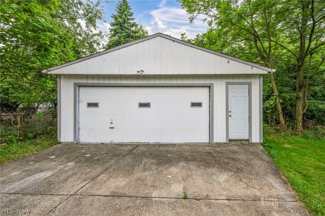 11312 Dove Avenue, Cleveland, OH 44105
