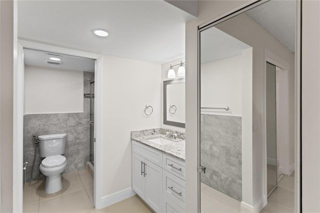 1719 Whitehall Drive 104, Davie, FL 33324