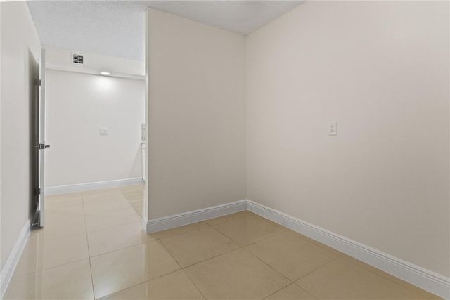 1719 Whitehall Drive 104, Davie, FL 33324