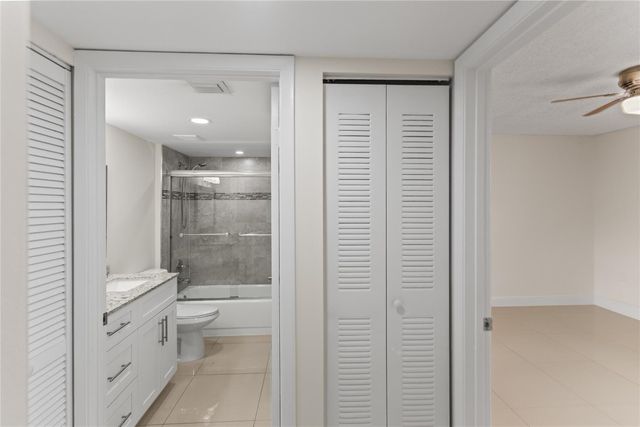 1719 Whitehall Drive 104, Davie, FL 33324