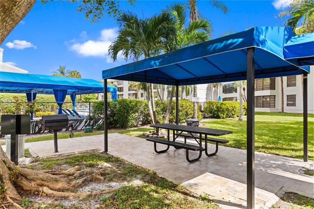 1719 Whitehall Drive 104, Davie, FL 33324