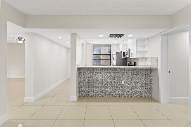 1719 Whitehall Drive 104, Davie, FL 33324