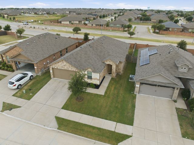 9736 Snowbell Lane, Fort Worth, TX 76036