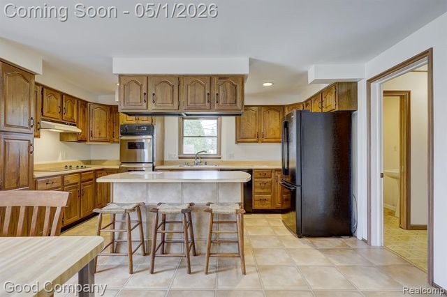 575 S Briarvale Drive, Auburn Hills, MI 48326