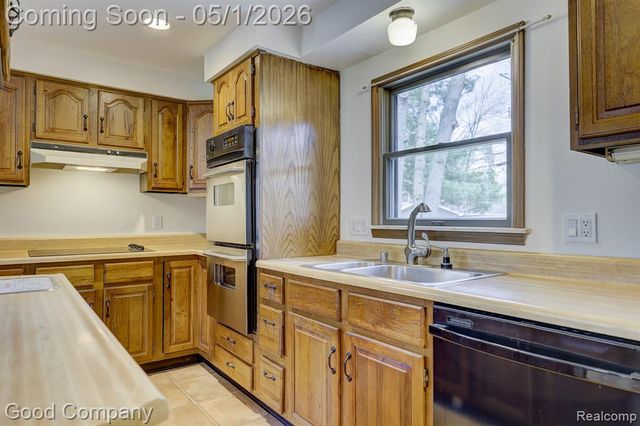 575 S Briarvale Drive, Auburn Hills, MI 48326