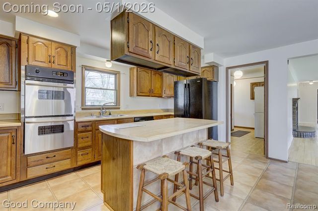 575 S Briarvale Drive, Auburn Hills, MI 48326