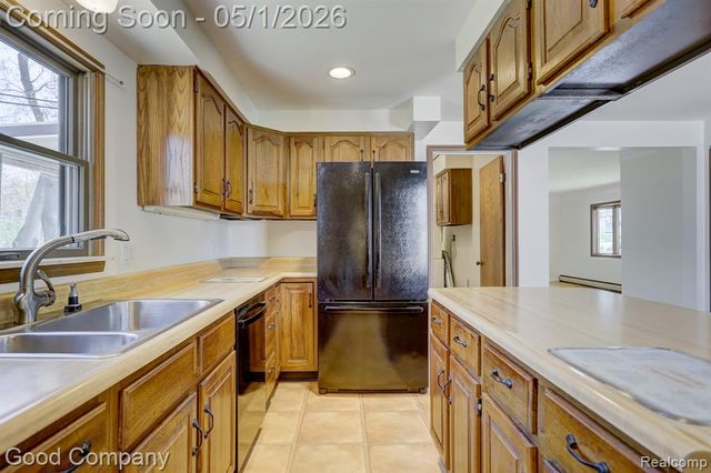 575 S Briarvale Drive, Auburn Hills, MI 48326