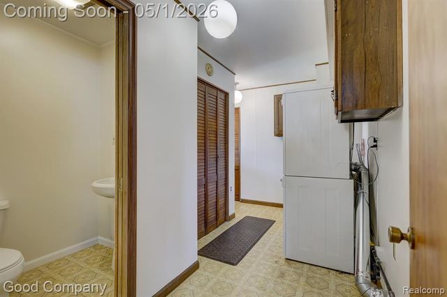 575 S Briarvale Drive, Auburn Hills, MI 48326