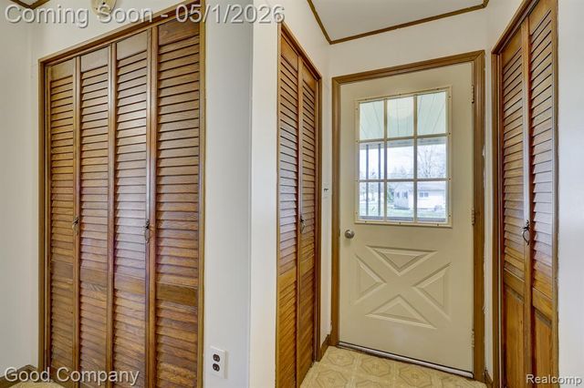 575 S Briarvale Drive, Auburn Hills, MI 48326