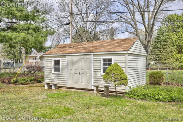 575 S Briarvale Drive, Auburn Hills, MI 48326
