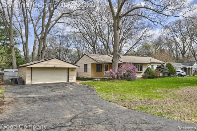 575 S Briarvale Drive, Auburn Hills, MI 48326