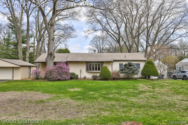575 S Briarvale Drive, Auburn Hills, MI 48326